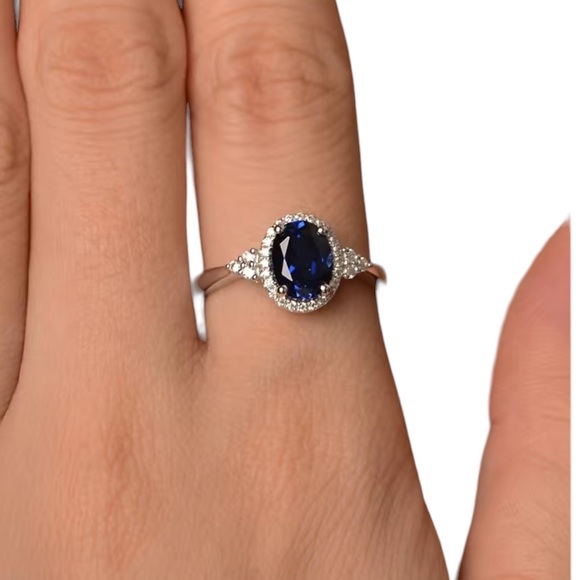 Silver and Sapphire Gemstone Ring - Picture 3 of 8